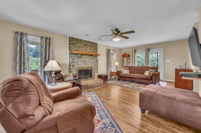 1234 Dotsonville Rd, Clarksville, TN 37042