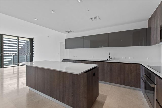 88 SW 7th St 904, Miami, FL 33130