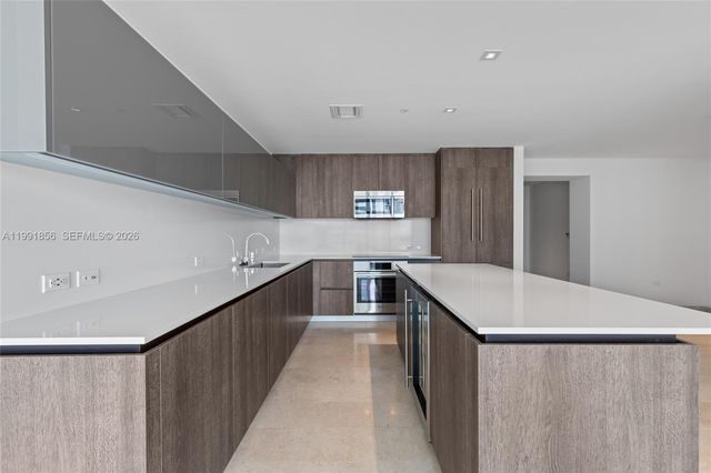 88 SW 7th St 904, Miami, FL 33130