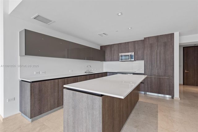 88 SW 7th St 904, Miami, FL 33130