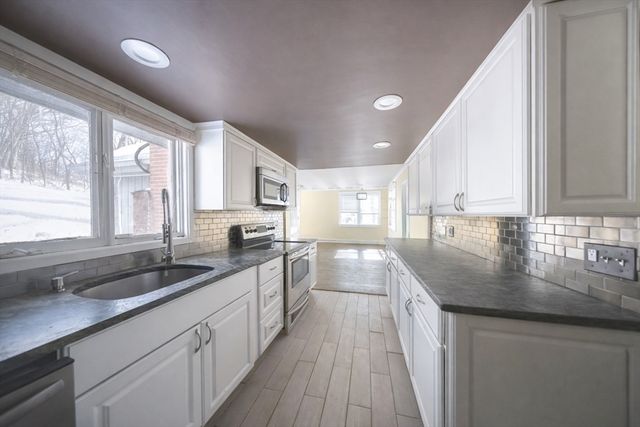 7 West St, Melrose, MA 02176