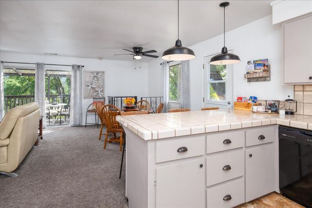 40828 Goldside Dr, Oakhurst, CA 93644