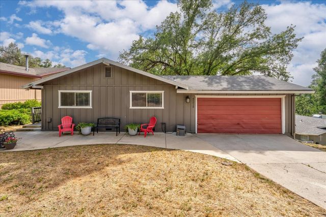 40828 Goldside Dr, Oakhurst, CA 93644
