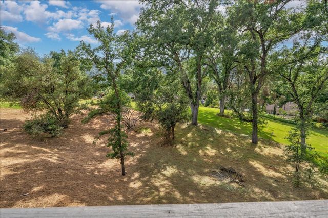 40828 Goldside Dr, Oakhurst, CA 93644
