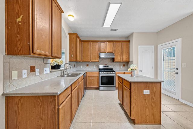 9510 Curry Landing Drive, Houston, TX 77095
