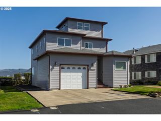 1587 Nw 39TH St, Lincoln City, OR 97367