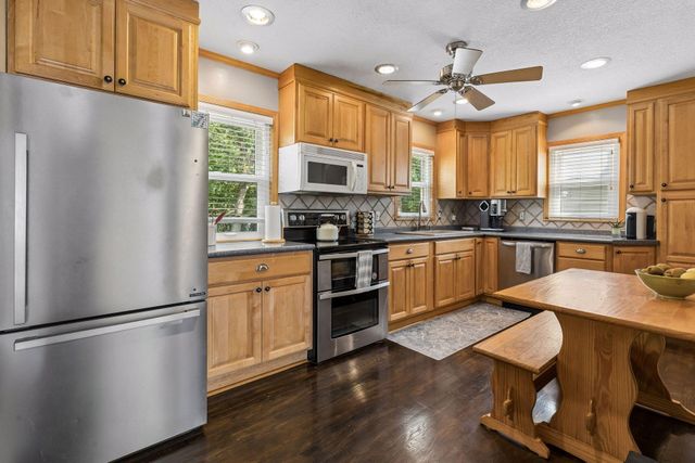 6030 Aldrich Avenue N, Brooklyn Center, MN 55430