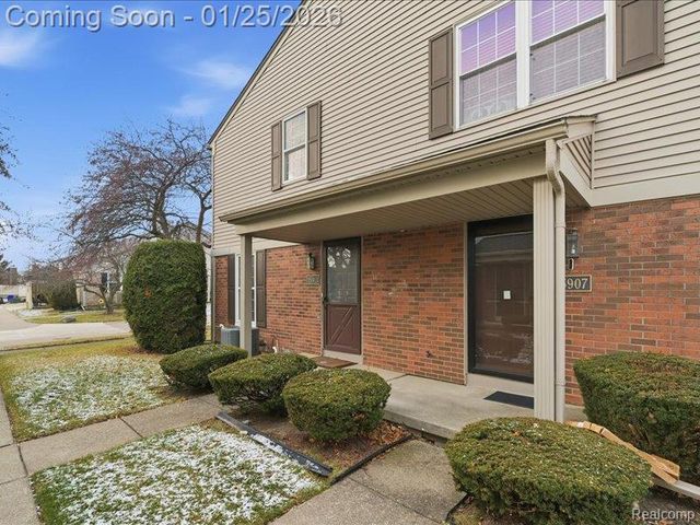 15913 N Franklin Drive, Clinton Charter Township, MI 48038