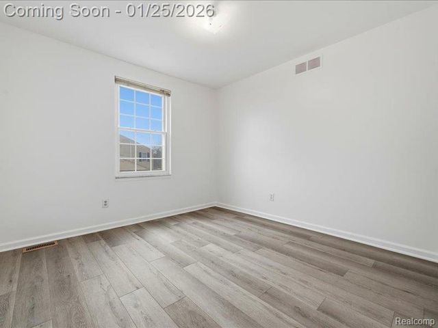 15913 N Franklin Drive, Clinton Charter Township, MI 48038