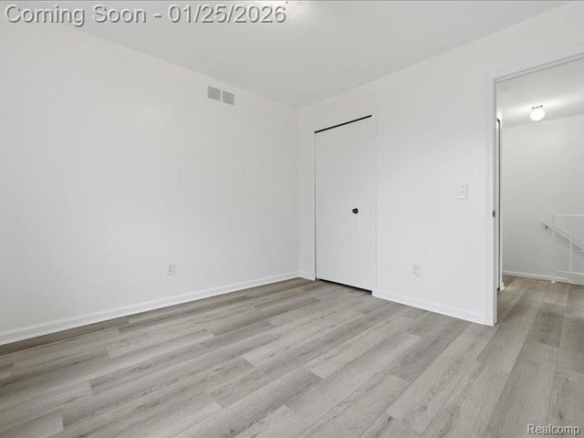 15913 N Franklin Drive, Clinton Charter Township, MI 48038