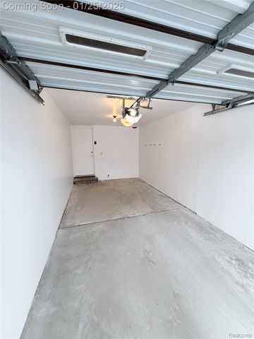 15913 N Franklin Drive, Clinton Charter Township, MI 48038