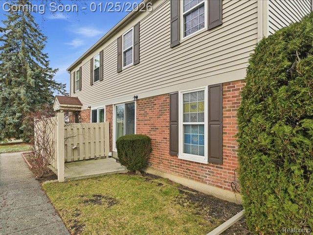 15913 N Franklin Drive, Clinton Charter Township, MI 48038