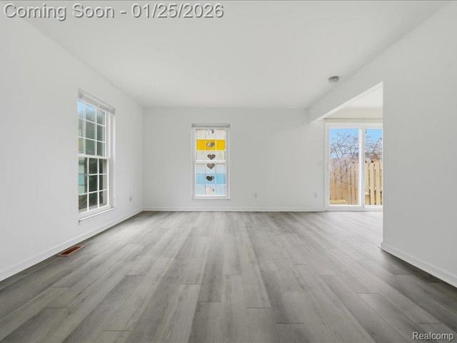 15913 N Franklin Drive, Clinton Charter Township, MI 48038