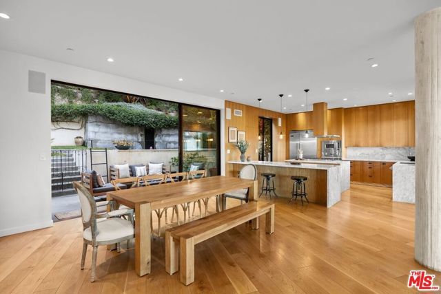 8241 Lincoln Terrace, Los Angeles, CA 90069