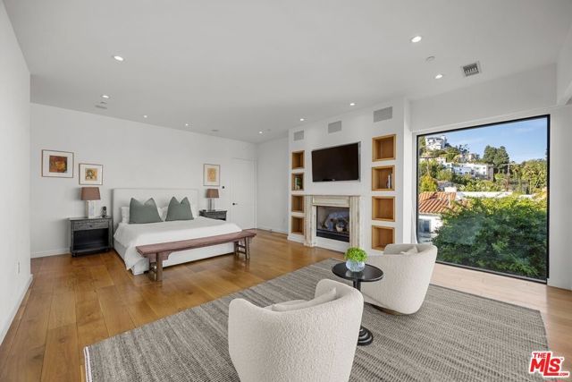8241 Lincoln Terrace, Los Angeles, CA 90069