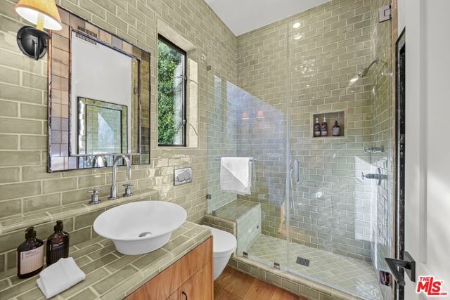 8241 Lincoln Terrace, Los Angeles, CA 90069