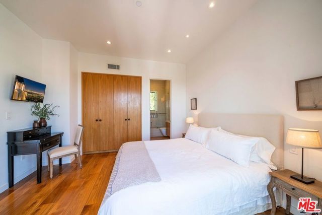 8241 Lincoln Terrace, Los Angeles, CA 90069