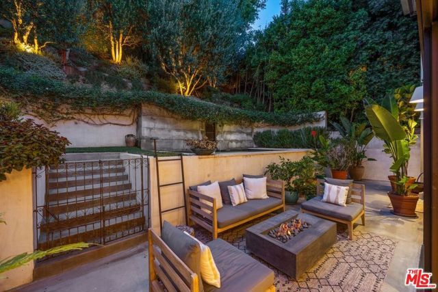 8241 Lincoln Terrace, Los Angeles, CA 90069
