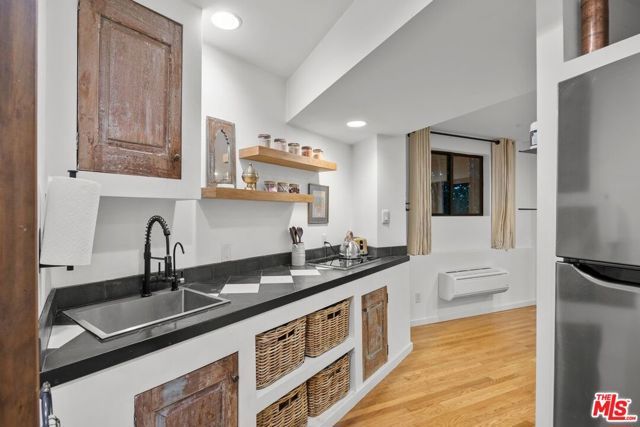 8241 Lincoln Terrace, Los Angeles, CA 90069