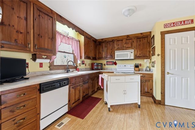 4022 Evelake Rd, Chesterfield, VA 23237