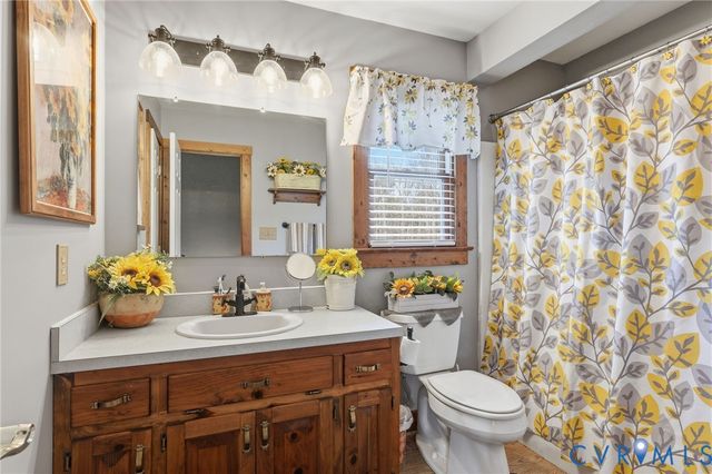 4022 Evelake Rd, Chesterfield, VA 23237