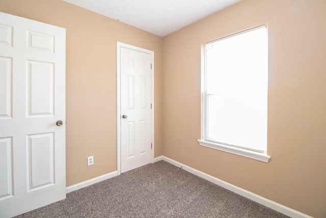 411 Eddy St, Oak Grove, KY 42262