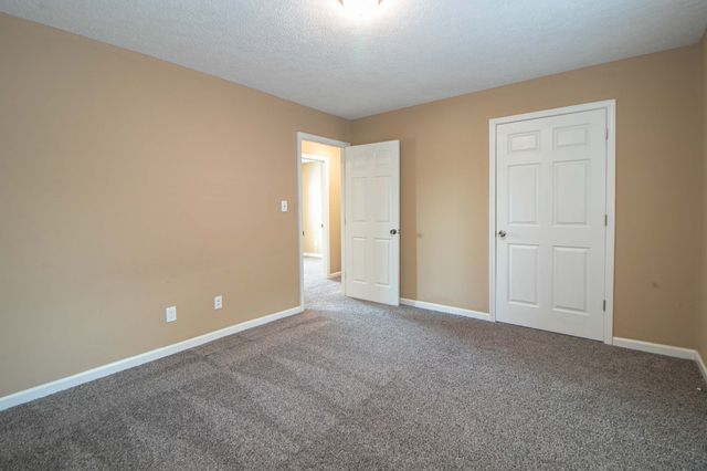 411 Eddy St, Oak Grove, KY 42262