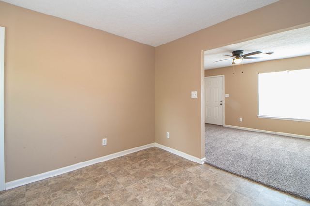 411 Eddy St, Oak Grove, KY 42262