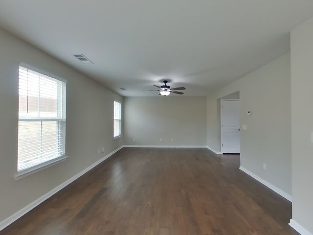 2904 Cherry Point Ln, Columbia, TN 38401