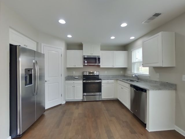 2904 Cherry Point Ln, Columbia, TN 38401