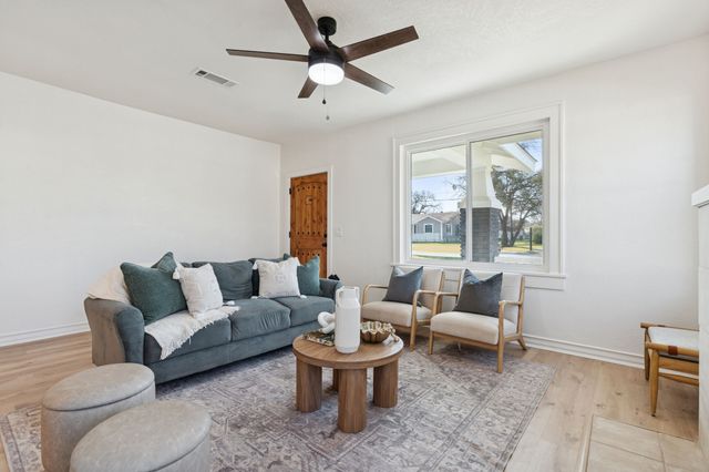 4615 Nolan Street, Fort Worth, TX 76119