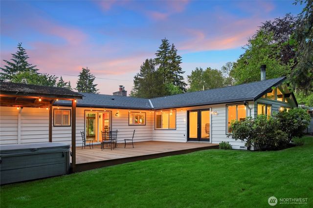 827 Marine View Circle SW, Normandy Park, WA 98166