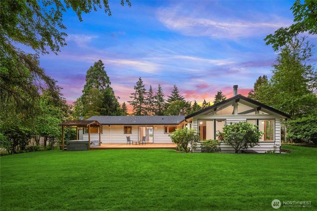 827 Marine View Circle SW, Normandy Park, WA 98166