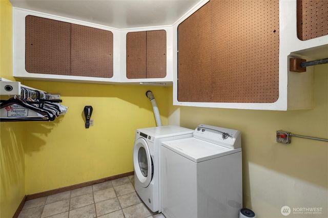 827 Marine View Circle SW, Normandy Park, WA 98166