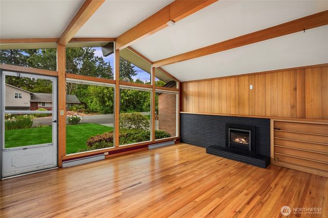 827 Marine View Circle SW, Normandy Park, WA 98166