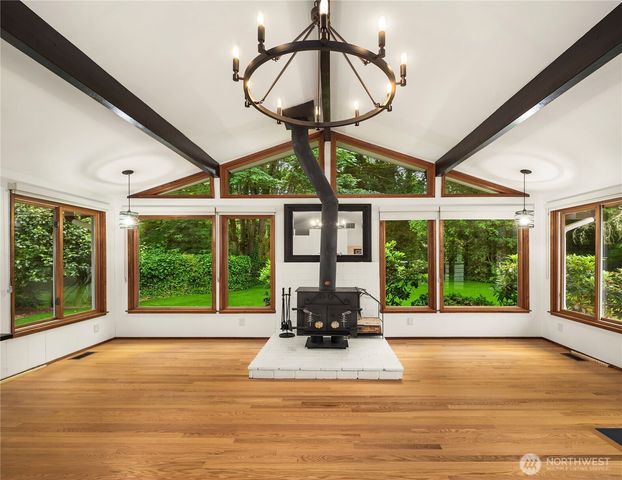 827 Marine View Circle SW, Normandy Park, WA 98166