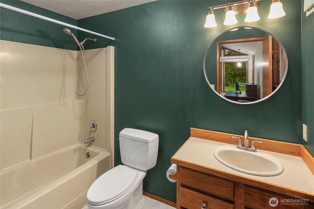 827 Marine View Circle SW, Normandy Park, WA 98166