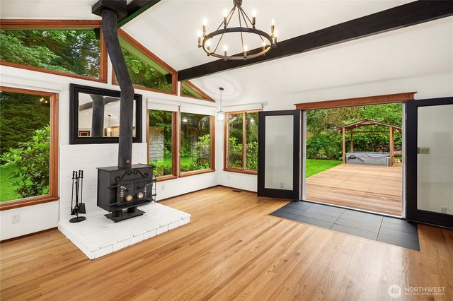 827 Marine View Circle SW, Normandy Park, WA 98166