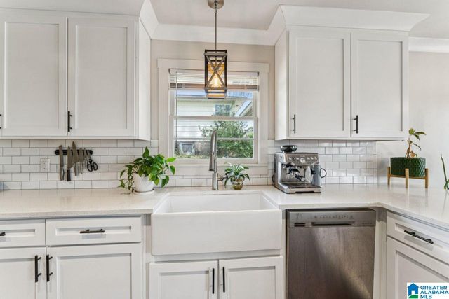 609 BARCLAY LANE, Birmingham, AL 35206