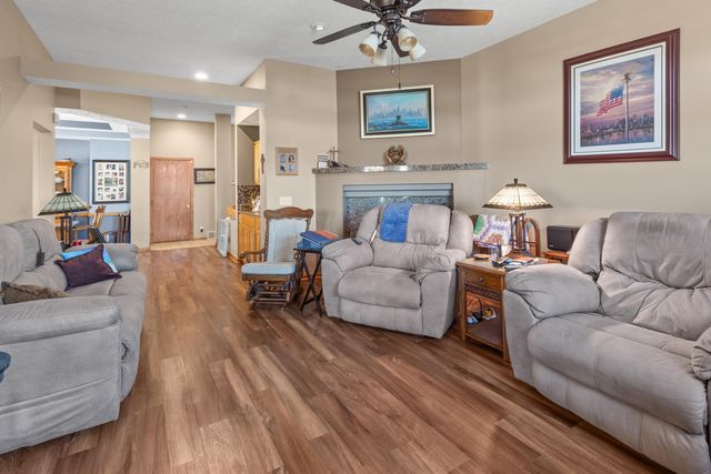 1004 SHOAL POINTE Drive, Carter Lake, IA 51510