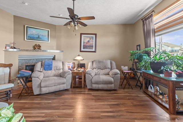 1004 SHOAL POINTE Drive, Carter Lake, IA 51510