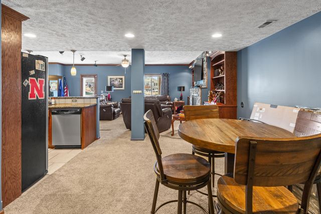 1004 SHOAL POINTE Drive, Carter Lake, IA 51510