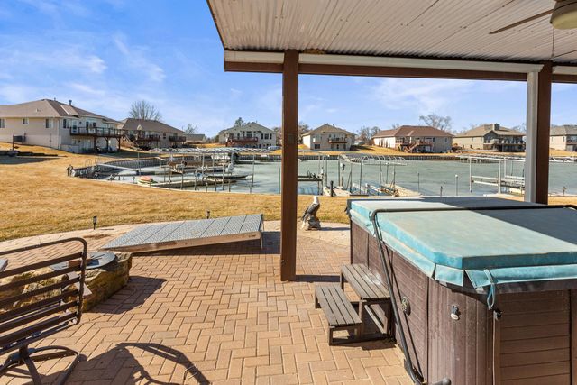 1004 SHOAL POINTE Drive, Carter Lake, IA 51510