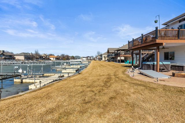 1004 SHOAL POINTE Drive, Carter Lake, IA 51510