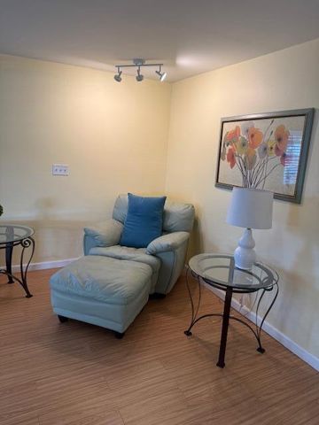 8217 SE Swan Avenue, Hobe Sound, FL 33455