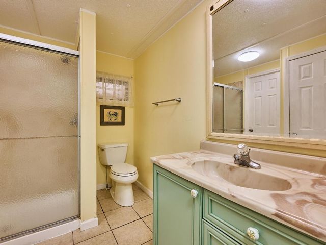 8217 SE Swan Avenue, Hobe Sound, FL 33455