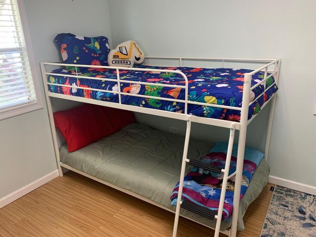 8217 SE Swan Avenue, Hobe Sound, FL 33455