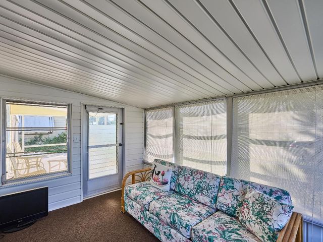 8217 SE Swan Avenue, Hobe Sound, FL 33455