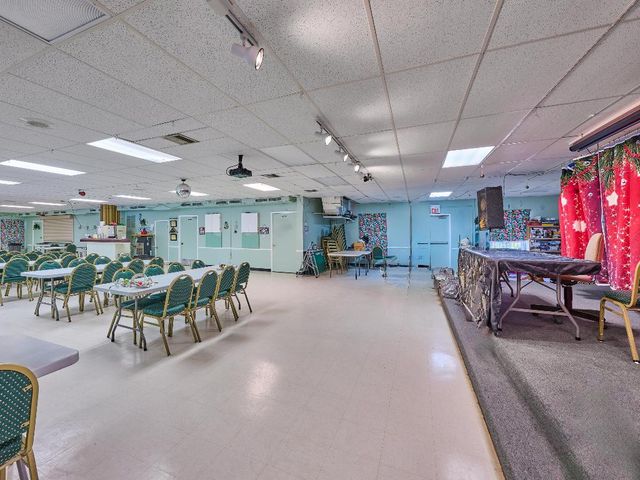 8217 SE Swan Avenue, Hobe Sound, FL 33455