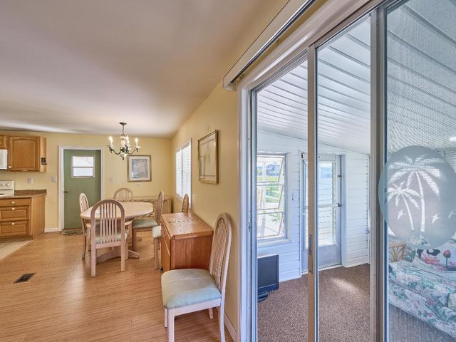 8217 SE Swan Avenue, Hobe Sound, FL 33455